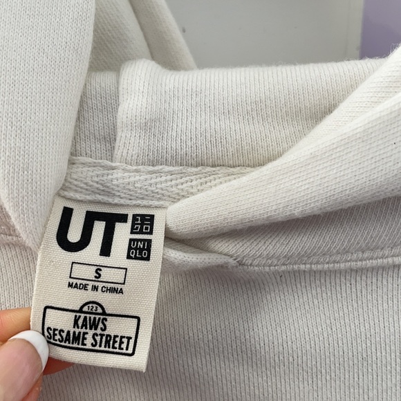 Uniqlo Bert and Ernie x Kaws hoodie - Picture 4 of 6